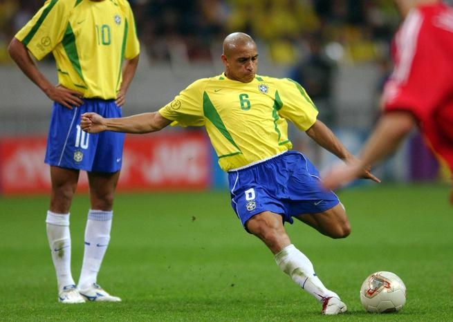 День в истории. 10 апреля родился бразильский футболист Роберто Карлос