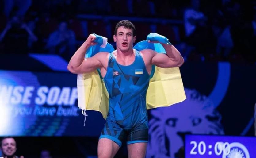 Борец Семён Новиков — лучший спортсмен февраля в Украине
