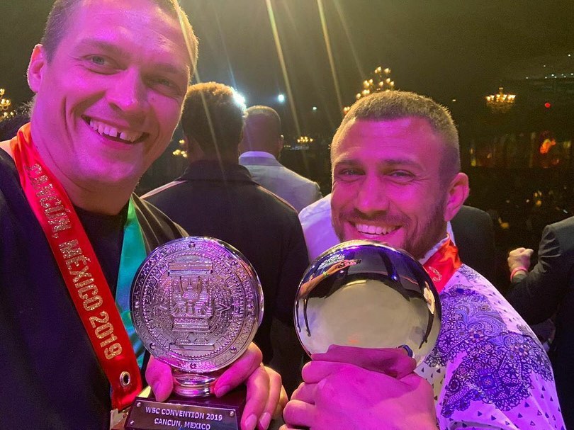 Боксёры Александр Усик и Василий Ломаченко получили специальные награды WBC