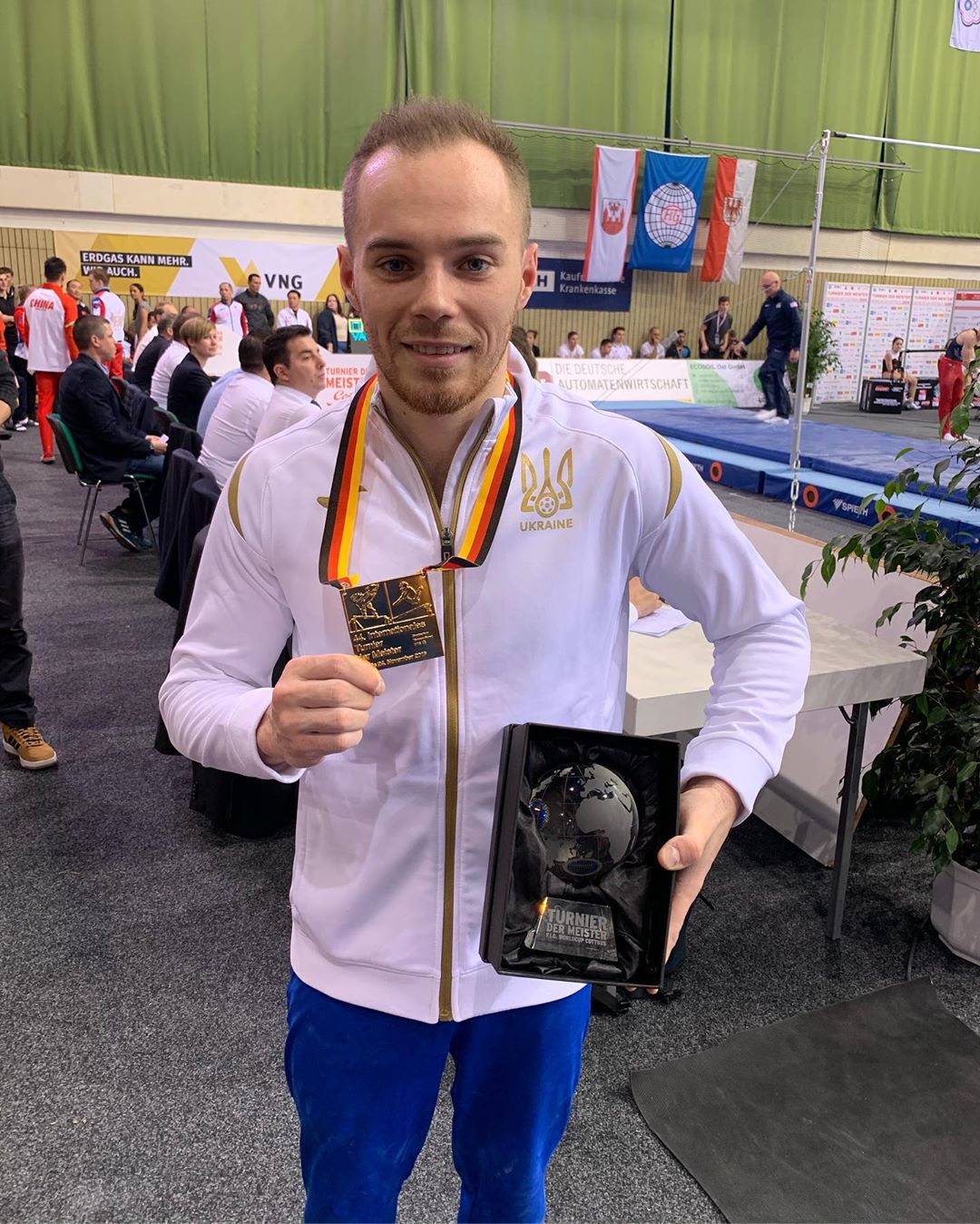 Гимнаст Олег Верняев занял 1-е место в упражнениях на брусьях на Кубке мира в Германии
